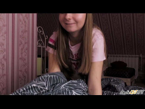 ❤️ Blondin suger sin BFF djupt och får sperma i munnen Porno vk at us ❤